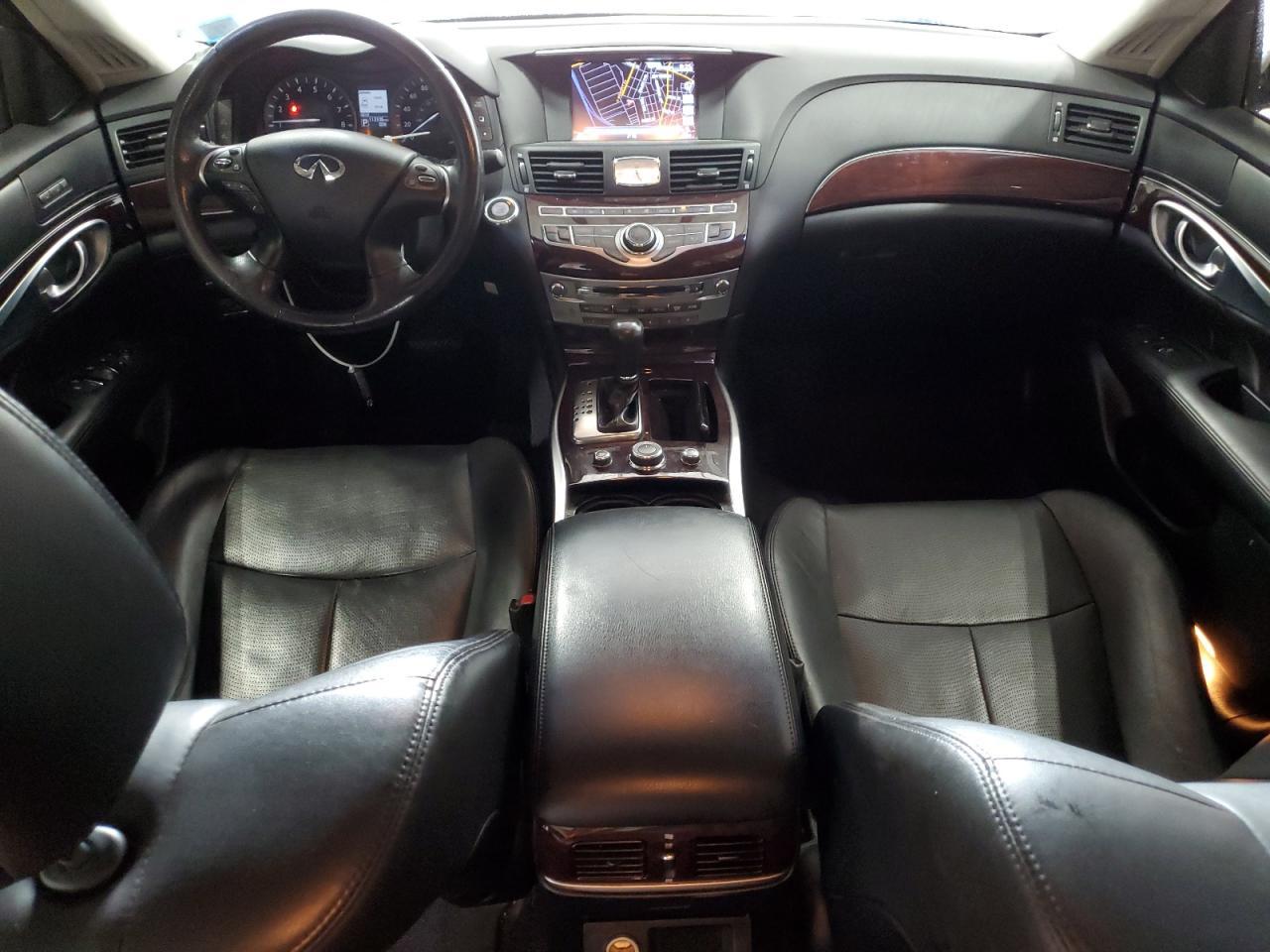 2016 INFINITI Q70