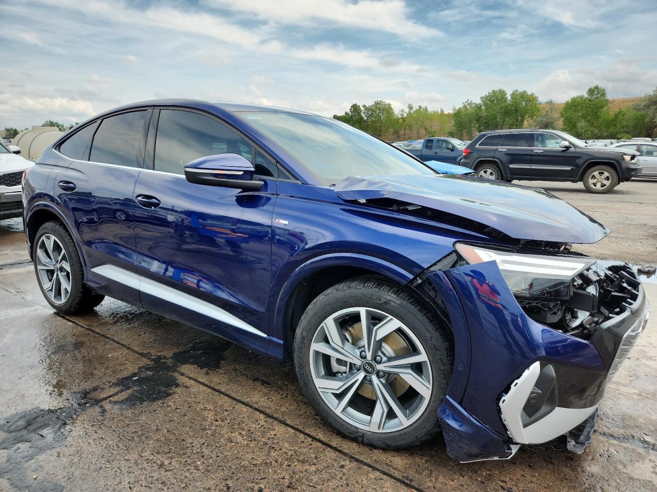 2024 AUDI Q4 e-tron