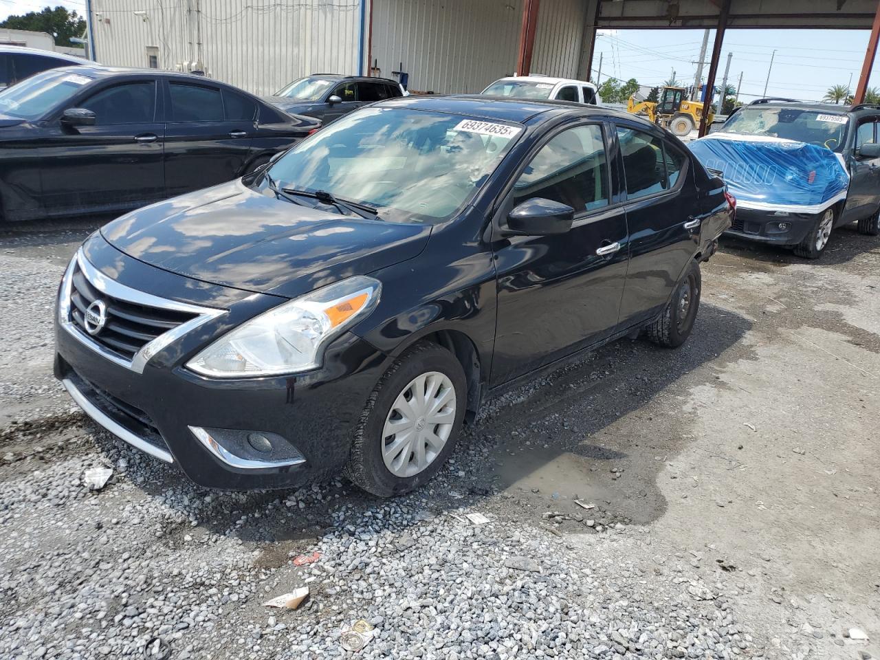 2017 NISSAN VERSA