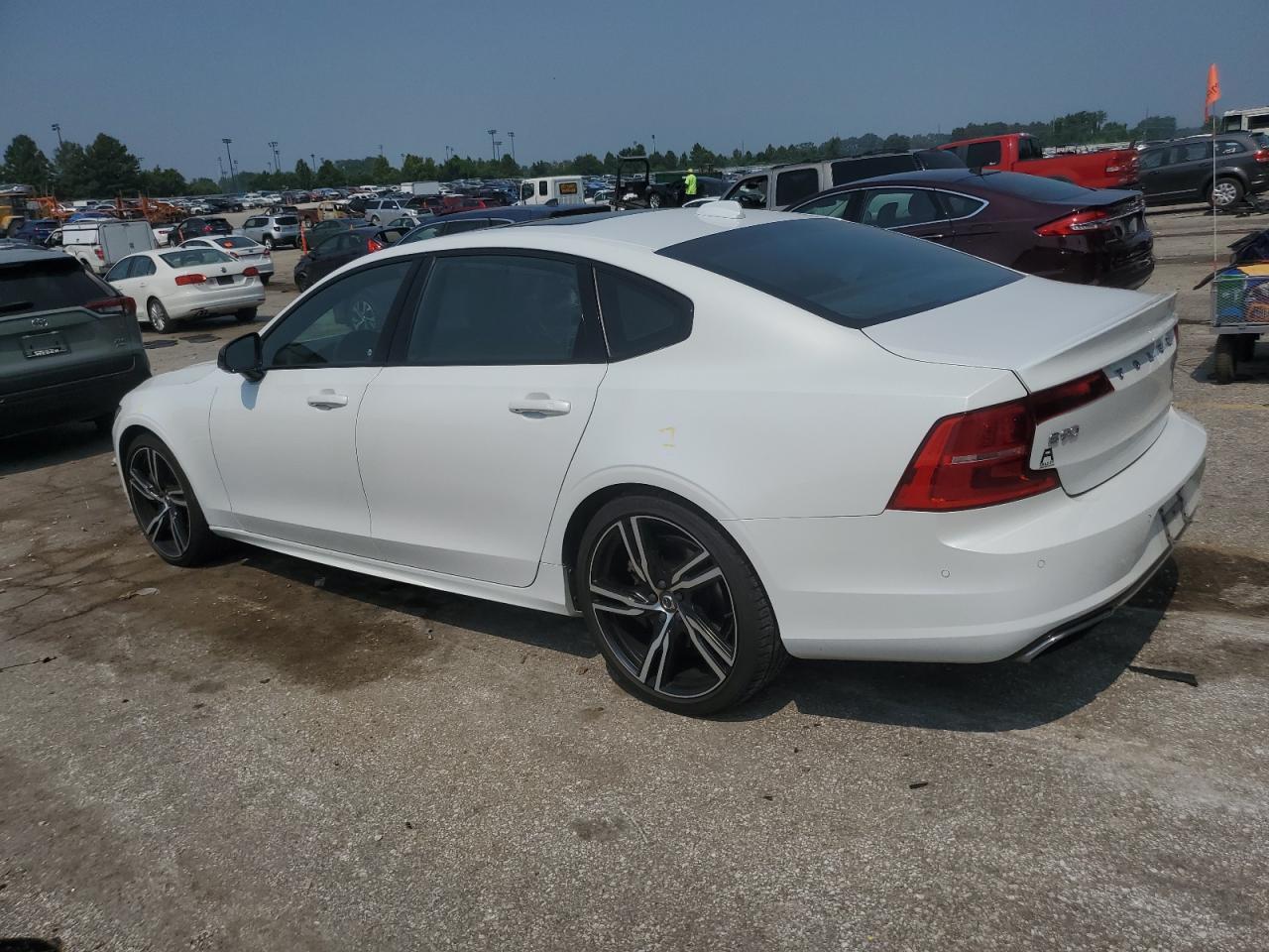 2020 VOLVO S90