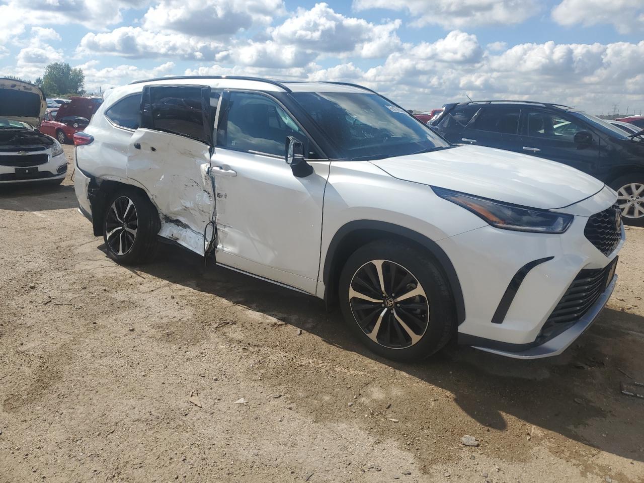 2022 TOYOTA HIGHLANDER