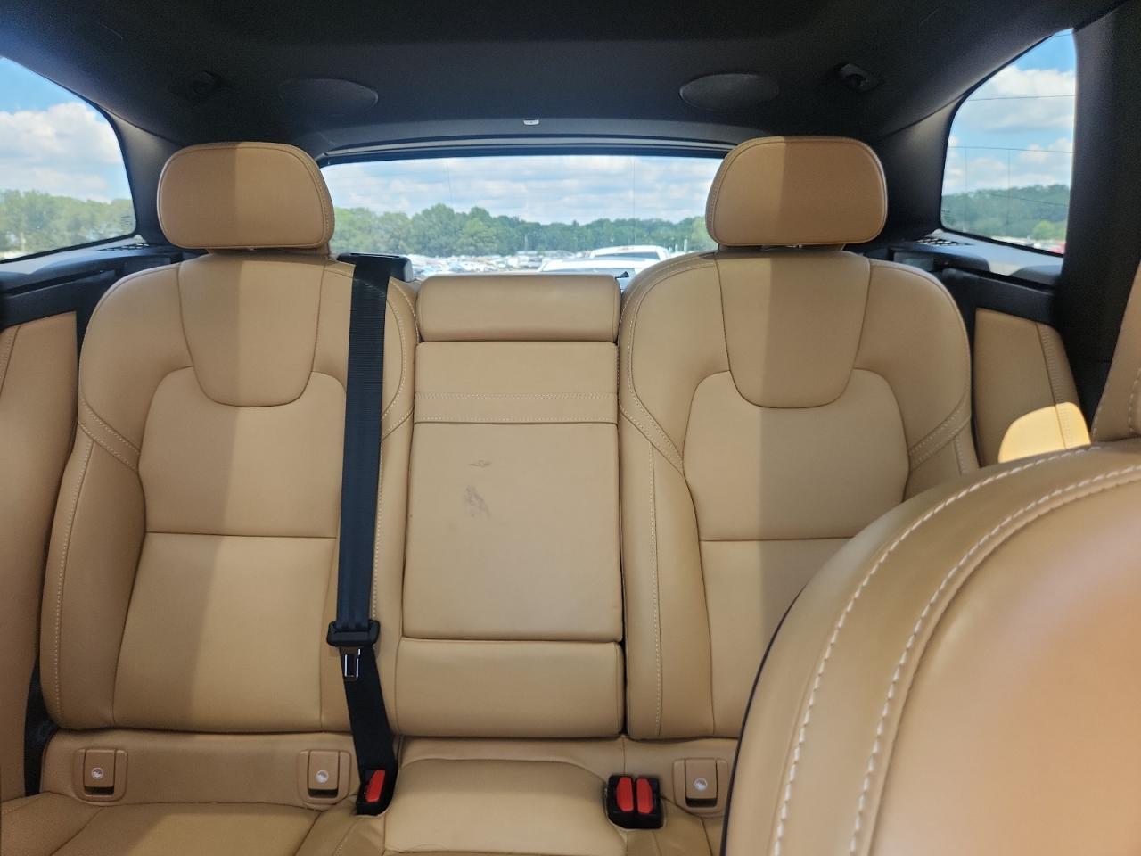 2022 VOLVO XC60