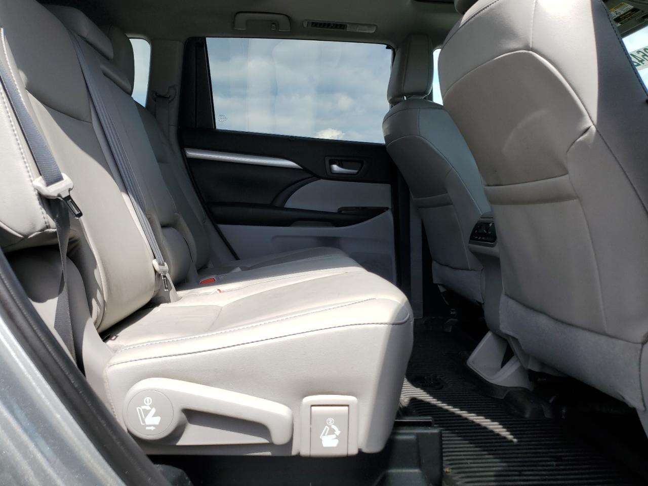 2019 TOYOTA HIGHLANDER