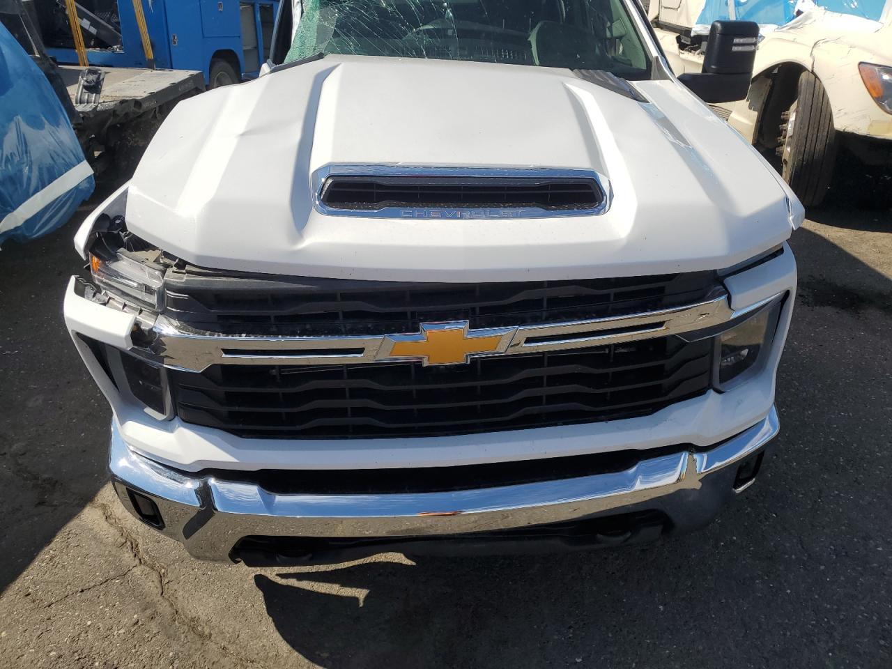2024 CHEVROLET Silverado