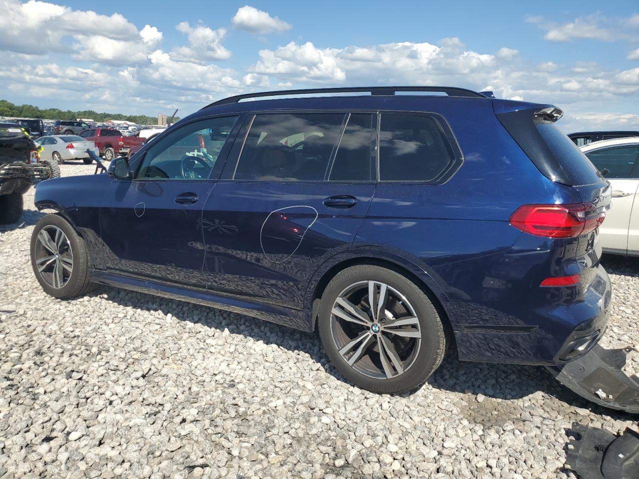 2021 BMW X7