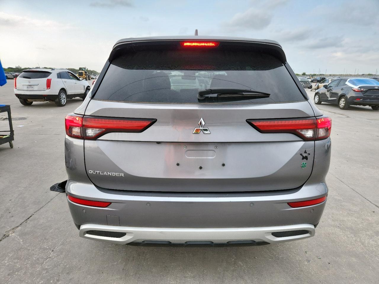 2022 MITSUBISHI outlander