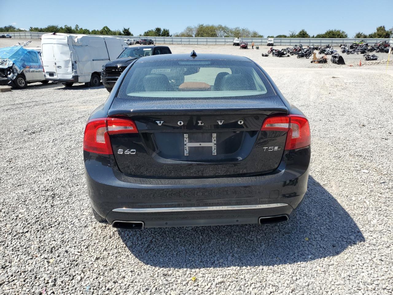 2017 VOLVO S60