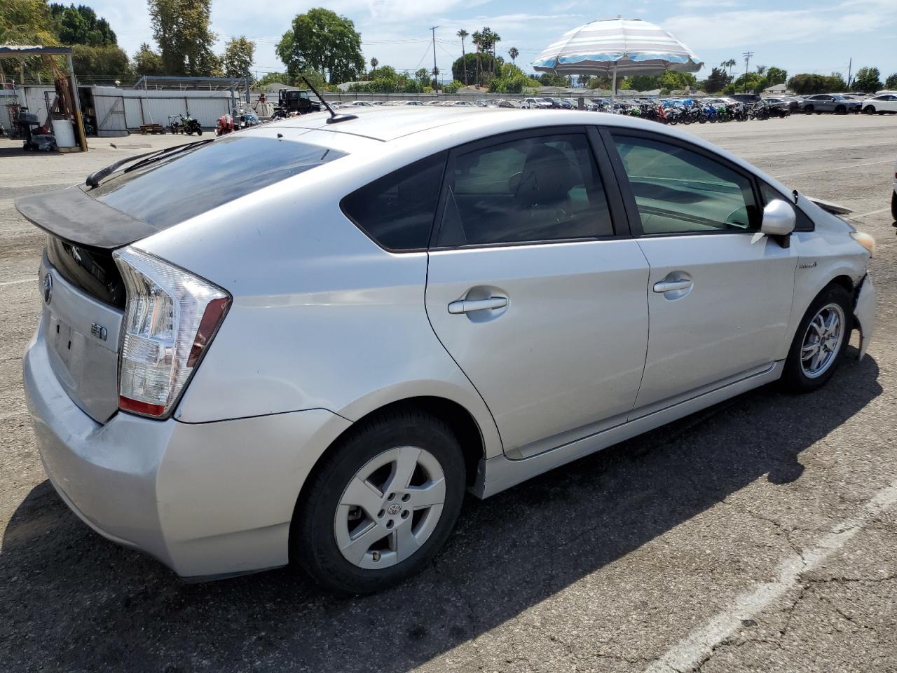 2011 TOYOTA PRIUS
