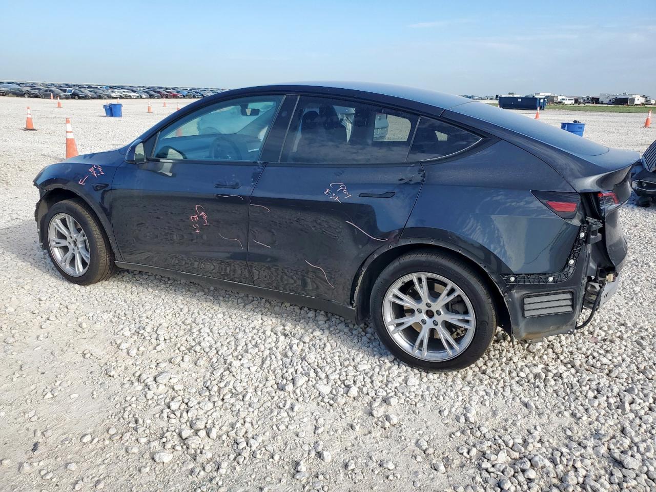 2024 TESLA MODEL Y