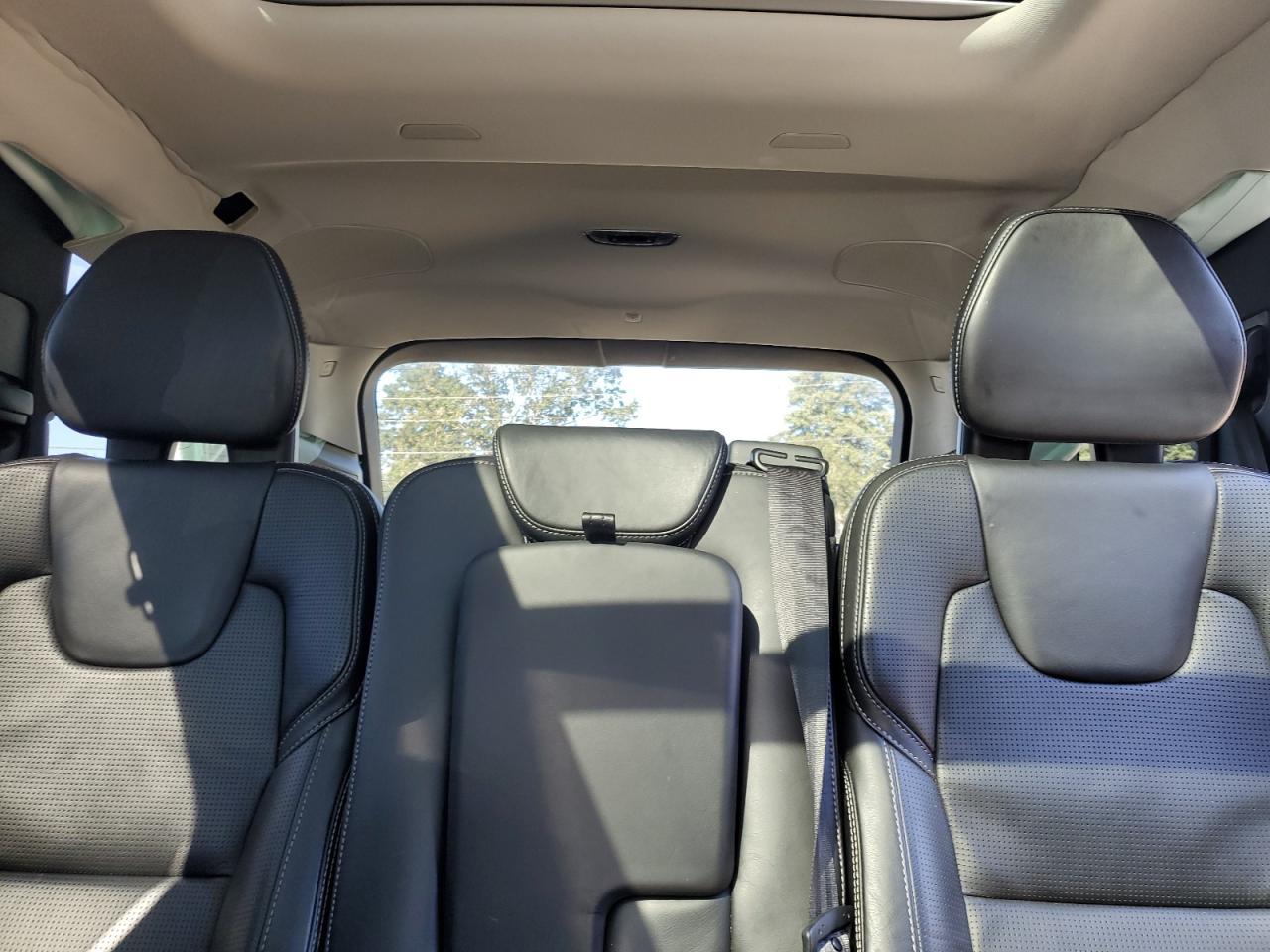 2017 VOLVO XC90