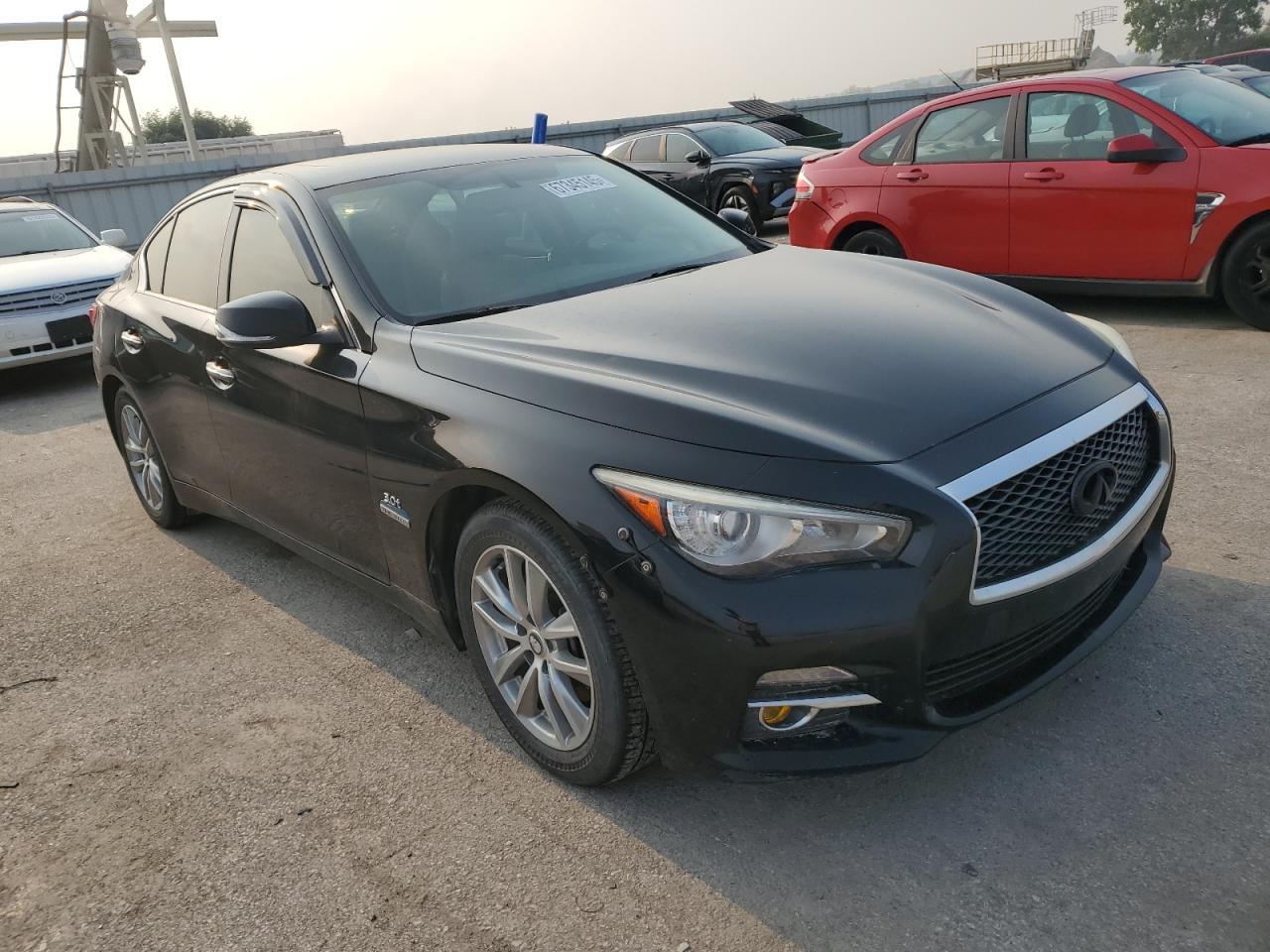 2016 INFINITI Q50