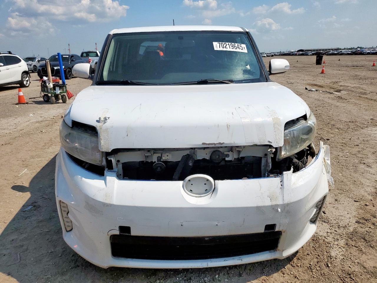 2015 TOYOTA SCION