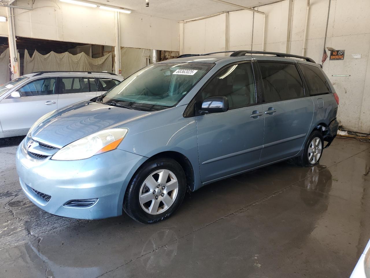 2006 TOYOTA SIENNA