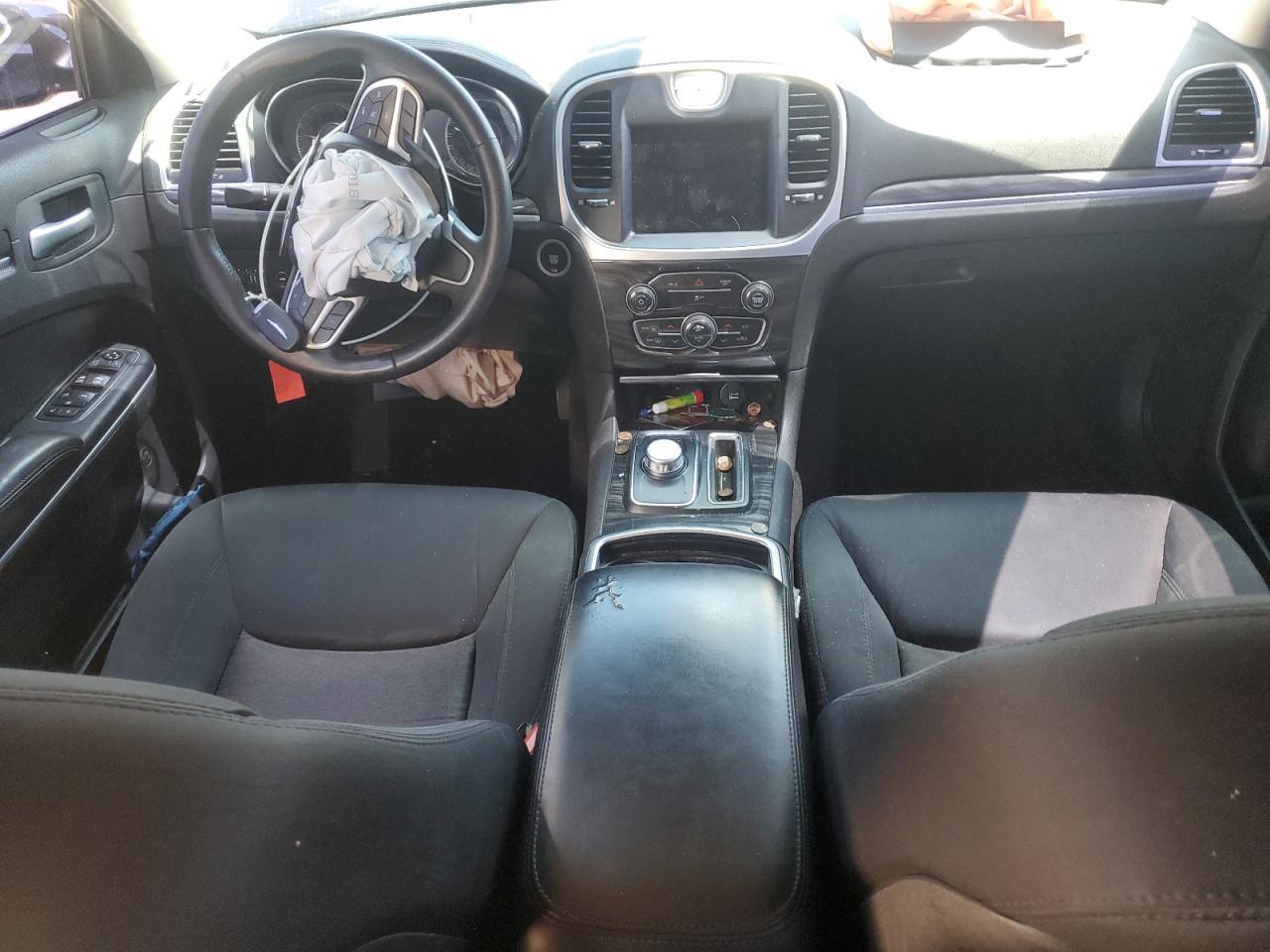 2019 CHRYSLER 300
