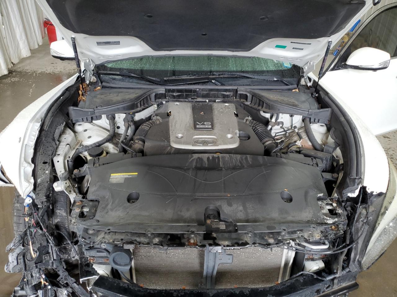 2016 INFINITI Q70