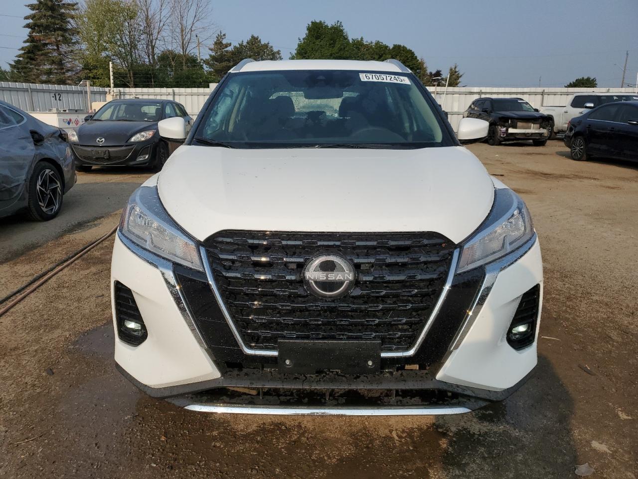 2025 NISSAN KICKS