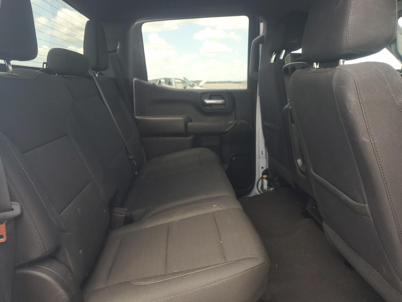 2023 CHEVROLET Silverado