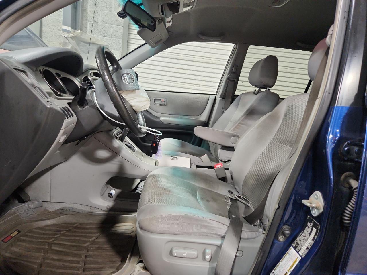 2004 TOYOTA HIGHLANDER
