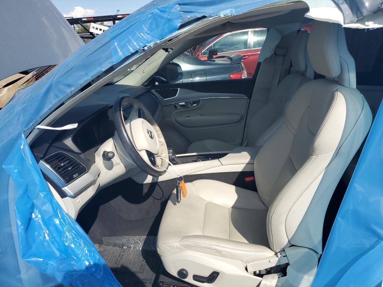 2021 VOLVO XC90