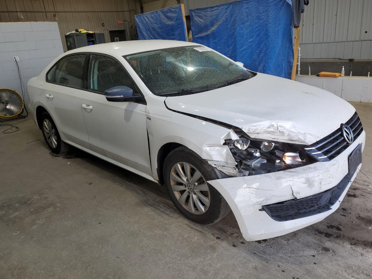 2015 VOLKSWAGEN Passat