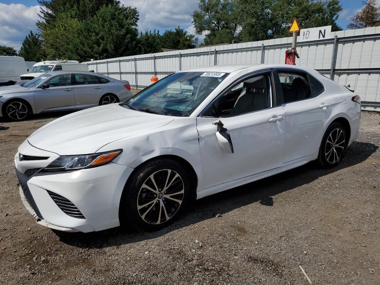 2018 TOYOTA CAMRY