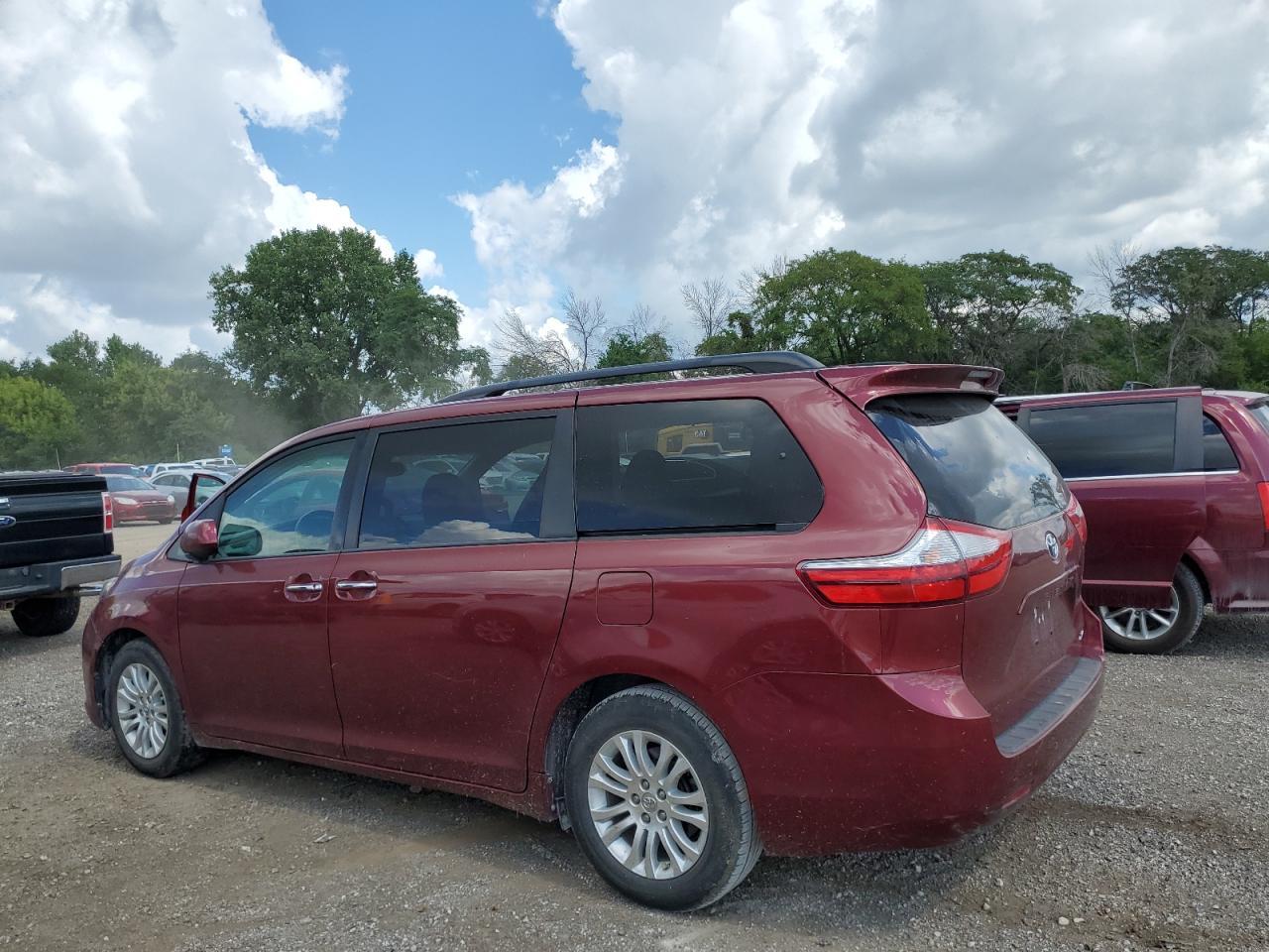2015 TOYOTA SIENNA