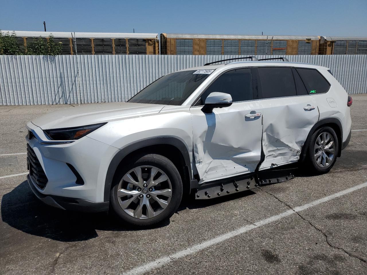 2024 TOYOTA HIGHLANDER