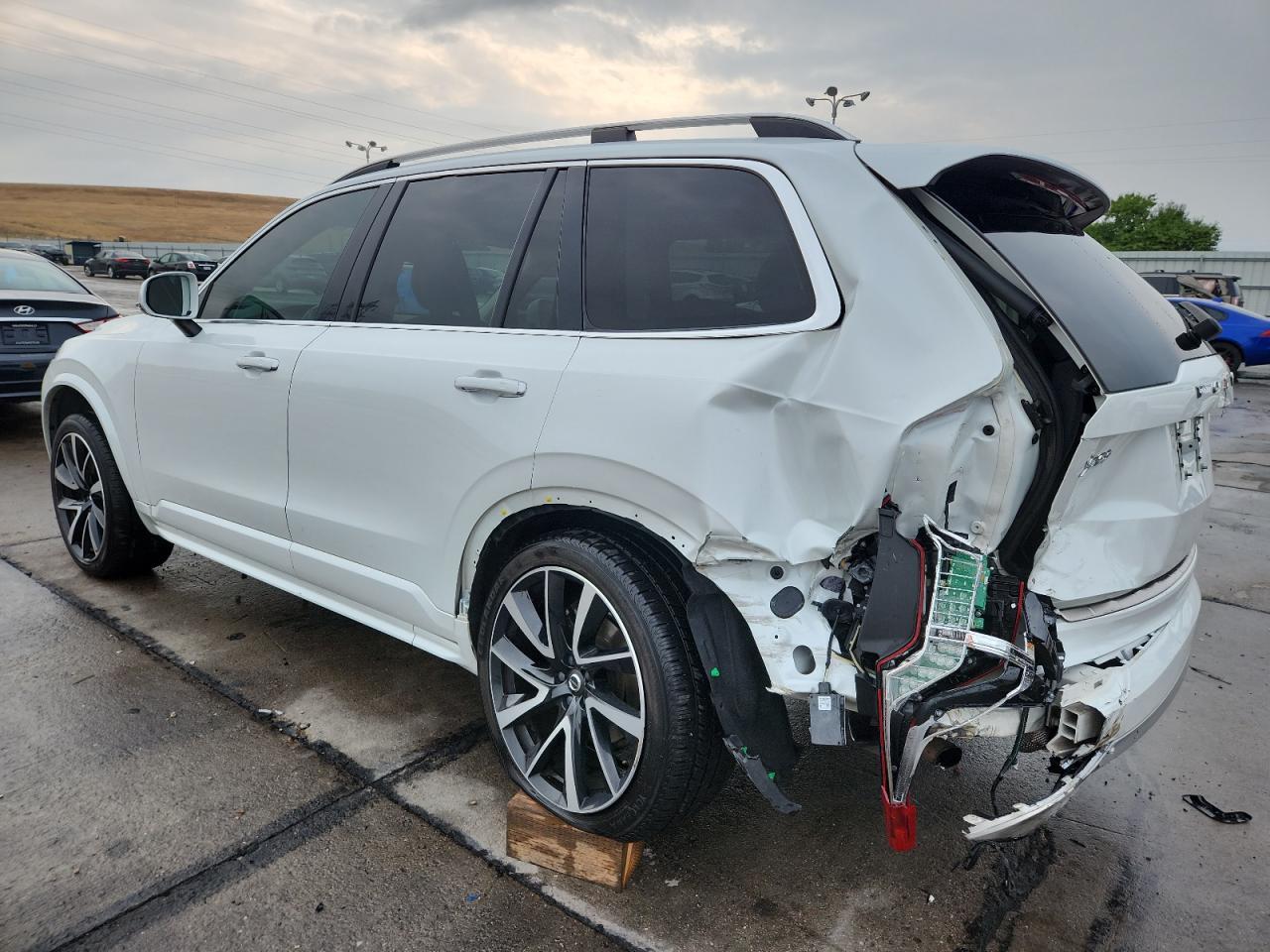 2019 VOLVO XC90