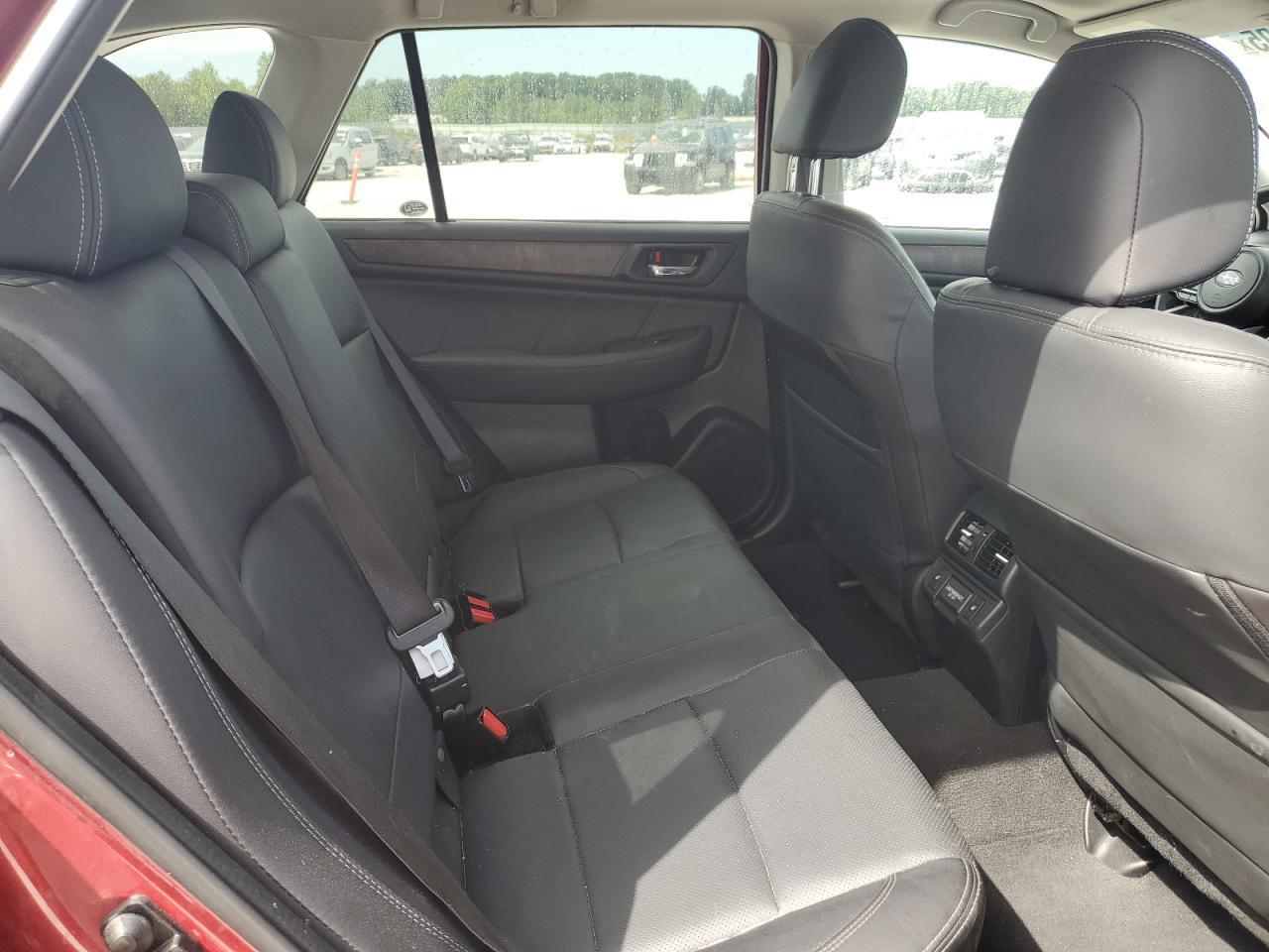 2018 SUBARU Outback