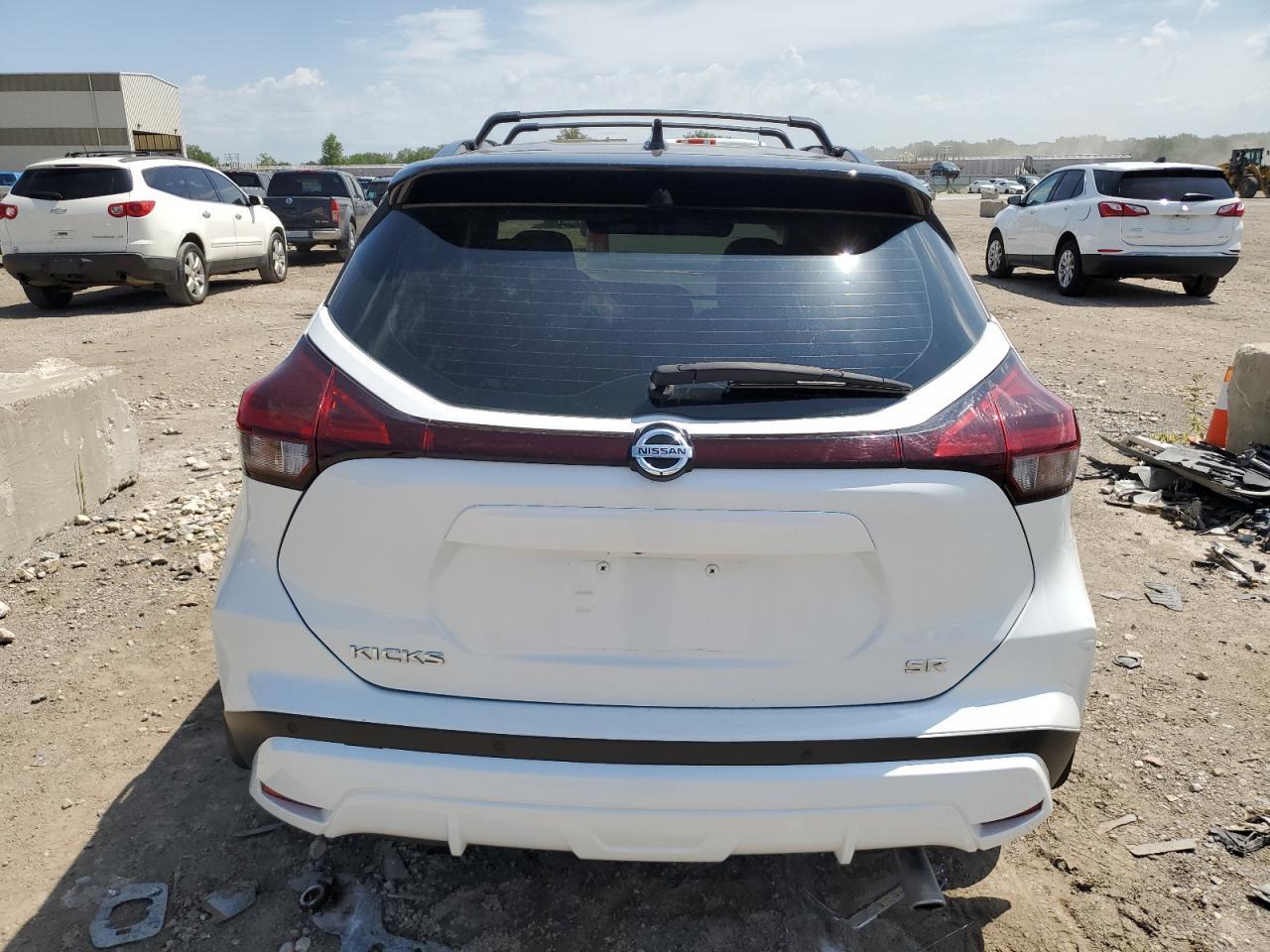 2021 NISSAN KICKS