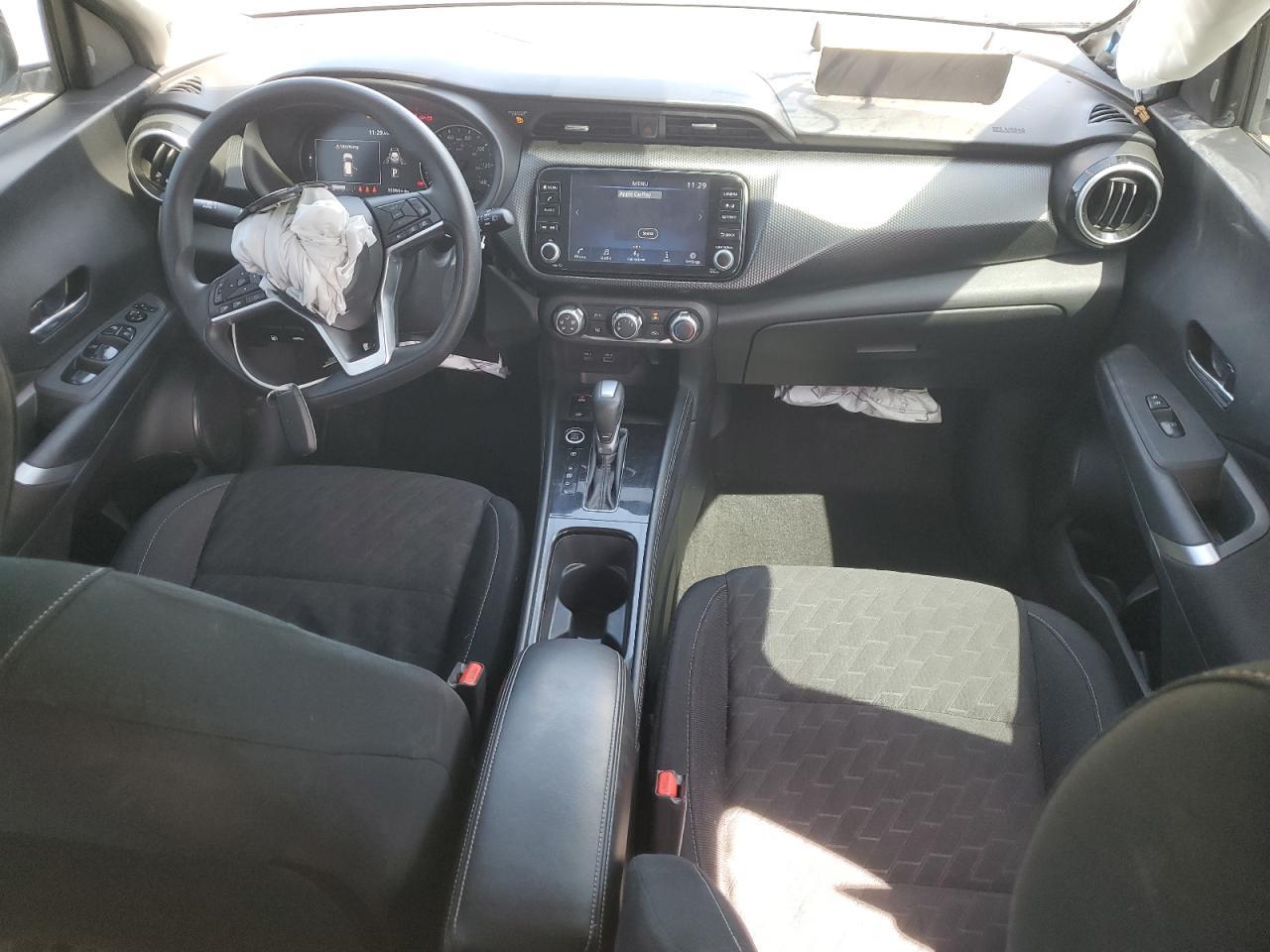 2023 NISSAN KICKS