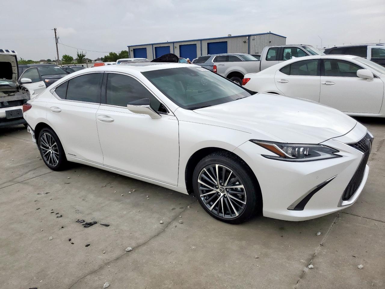 2022 LEXUS ES 300H