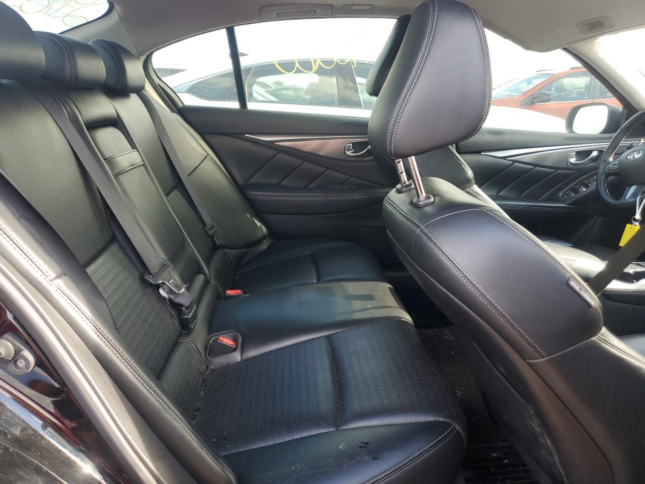 2016 INFINITI Q50