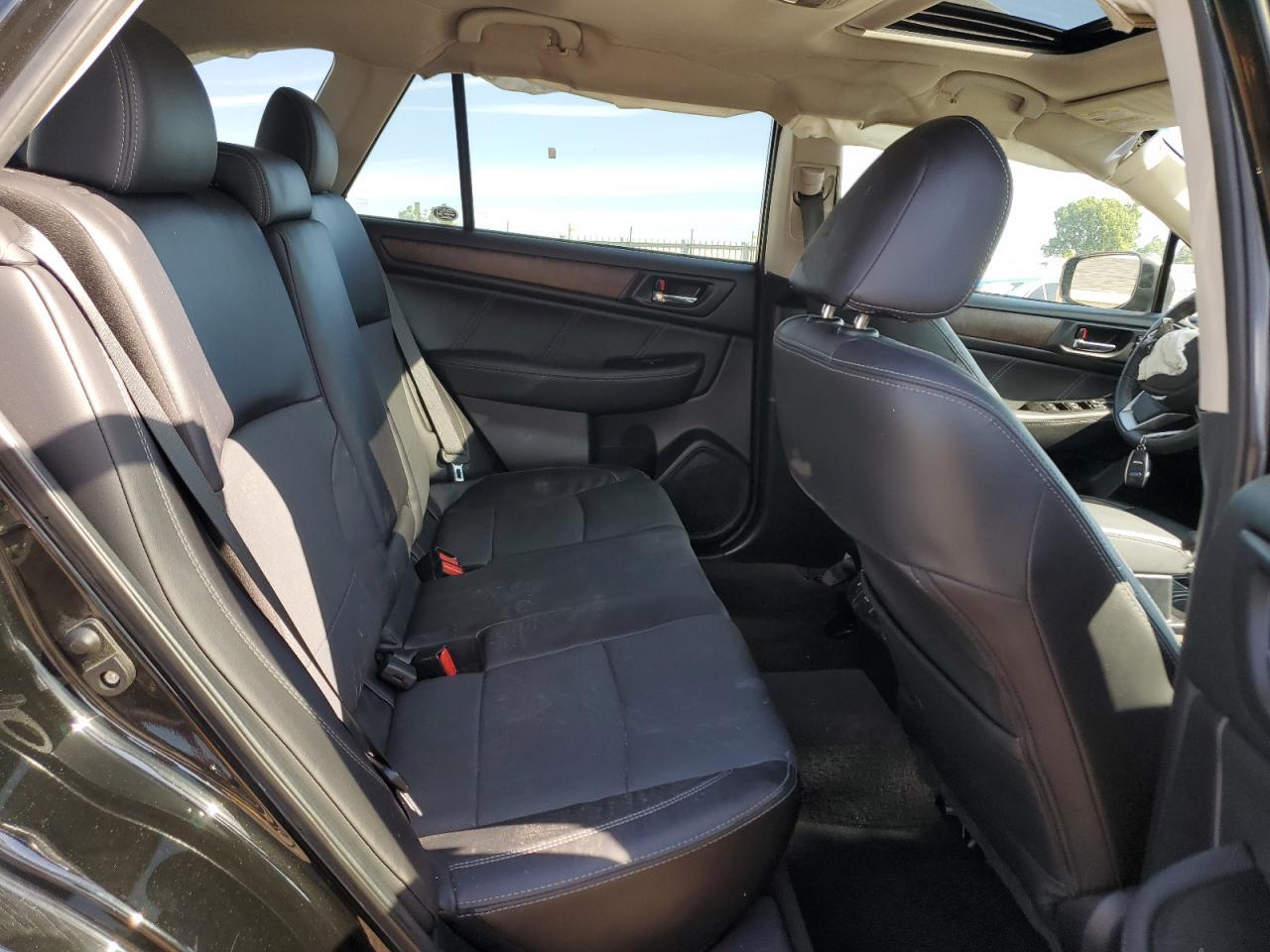 2018 SUBARU Outback