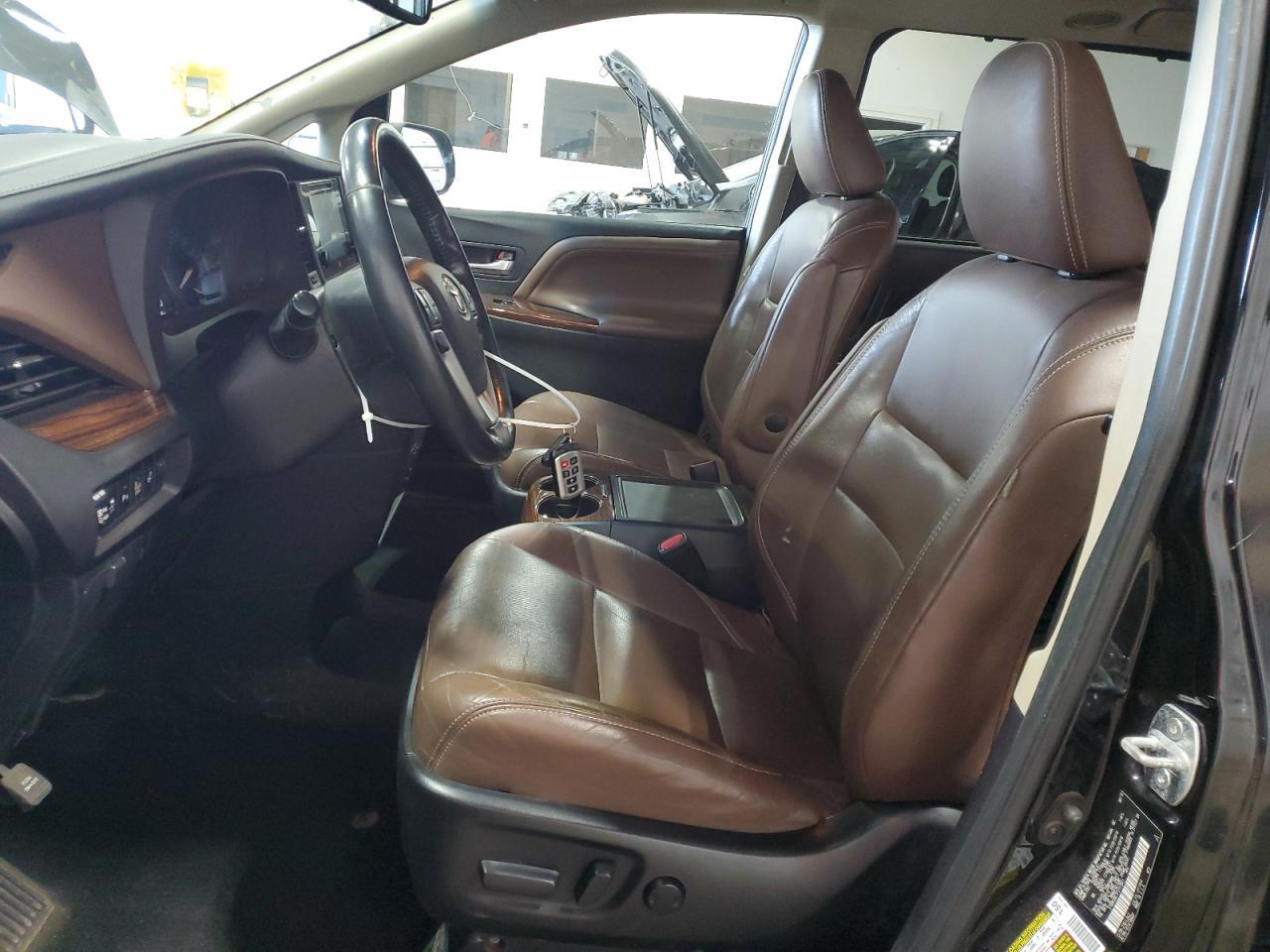 2015 TOYOTA SIENNA