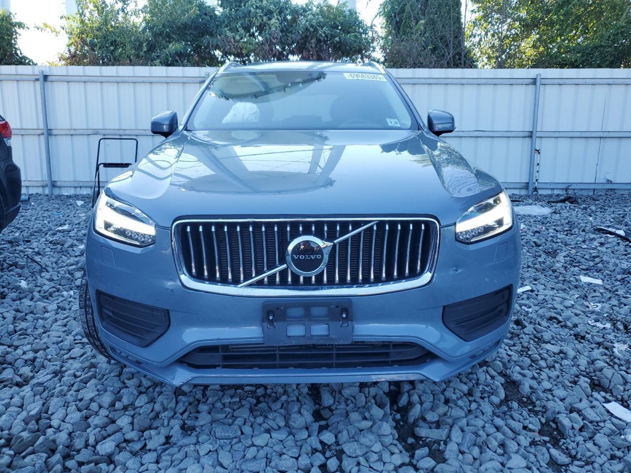 2022 VOLVO XC90