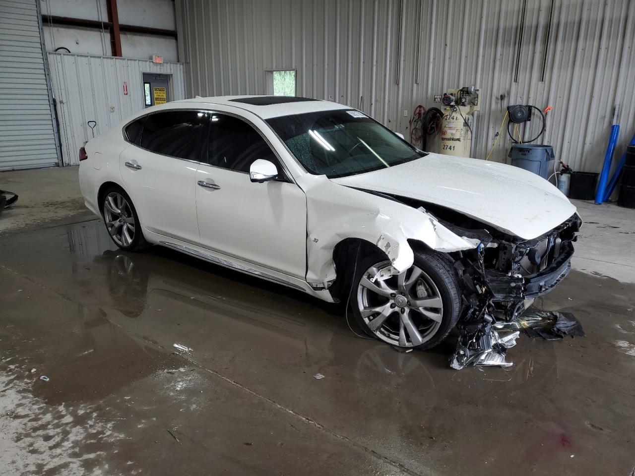 2016 INFINITI Q70