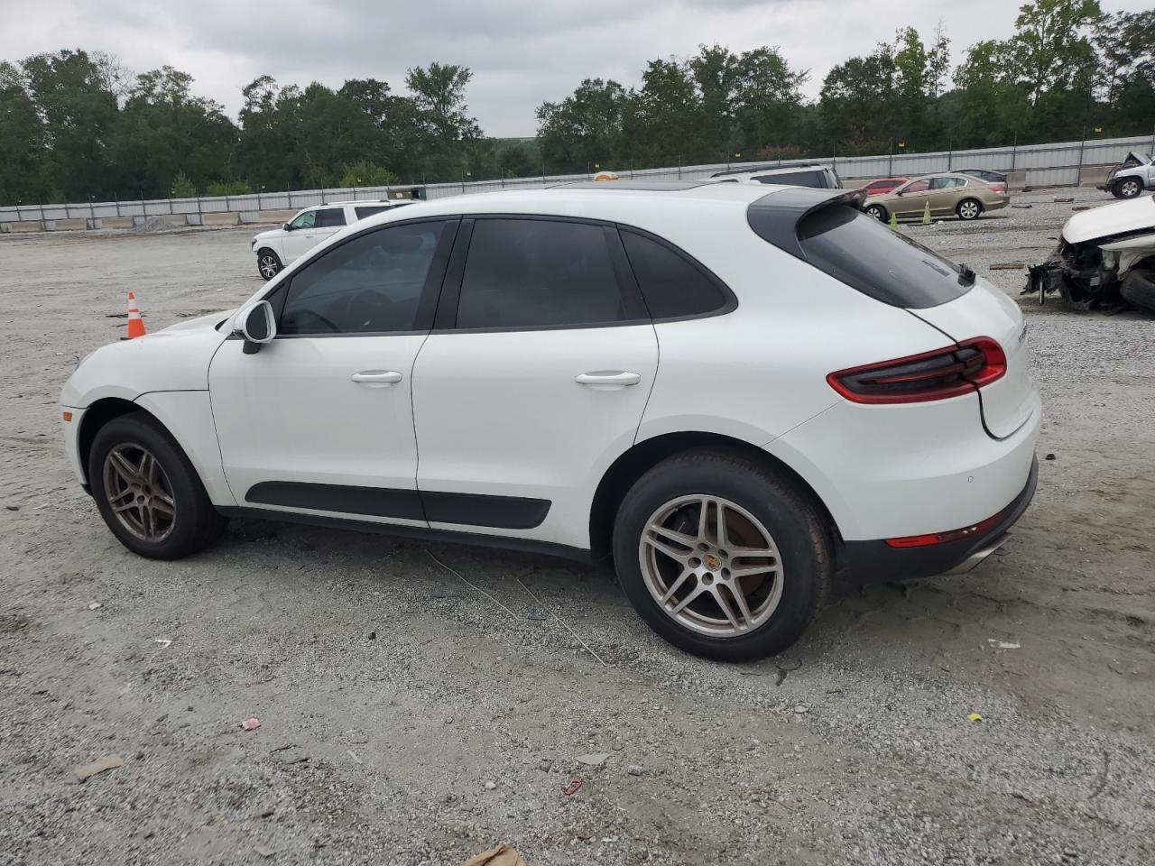 2018 PORSCHE Macan
