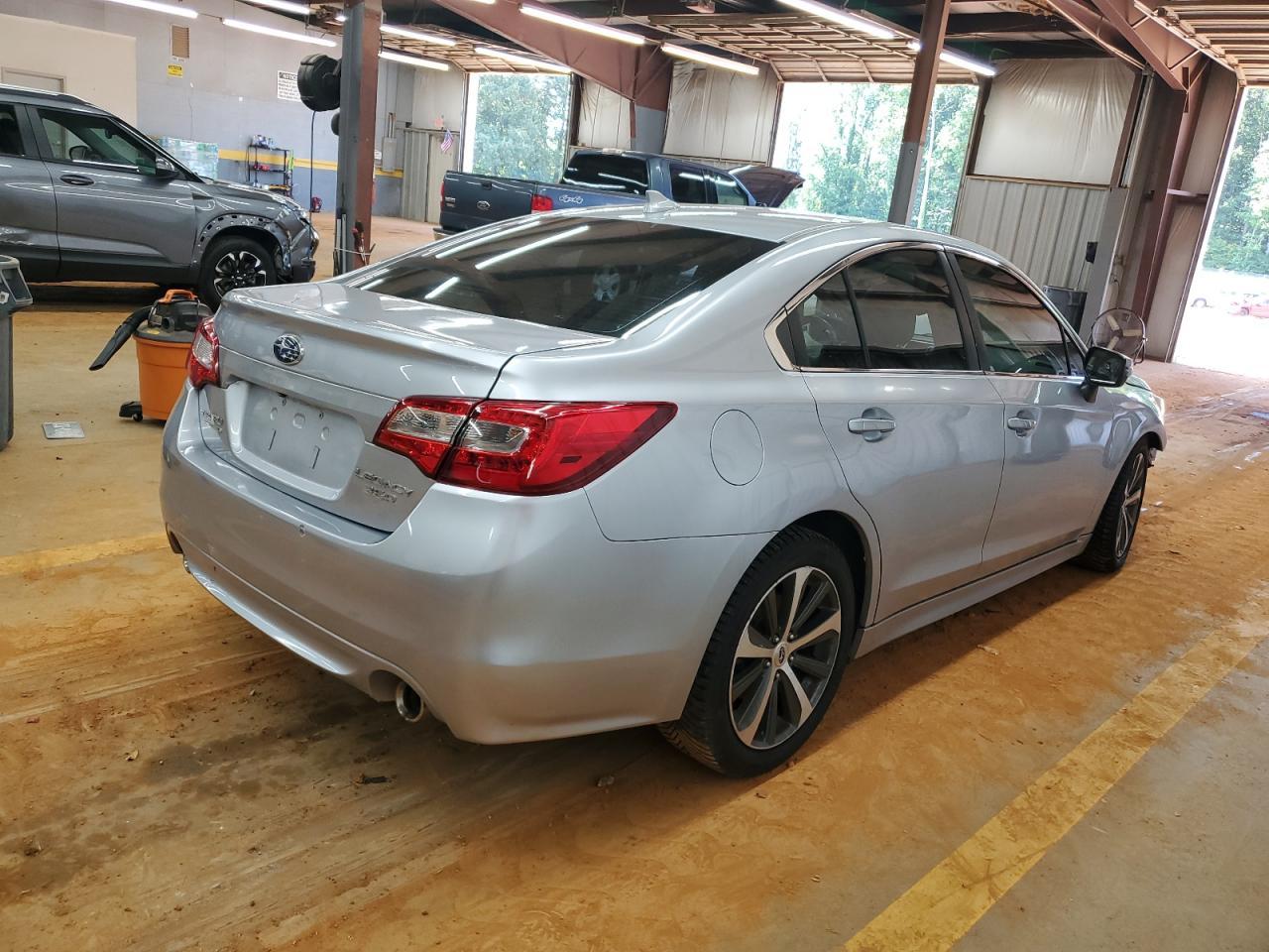 2016 SUBARU Legacy
