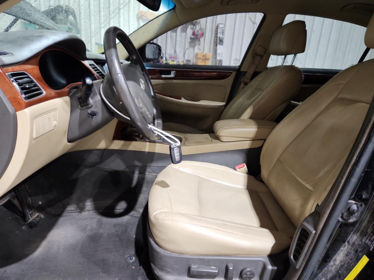 2013 HYUNDAI GENESIS
