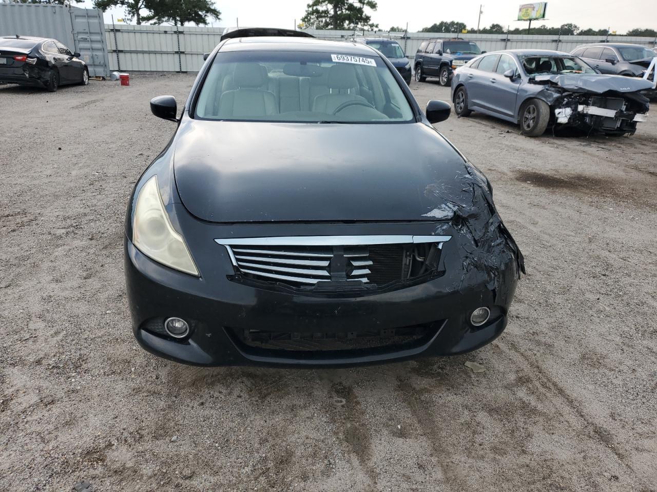 2011 INFINITI G37