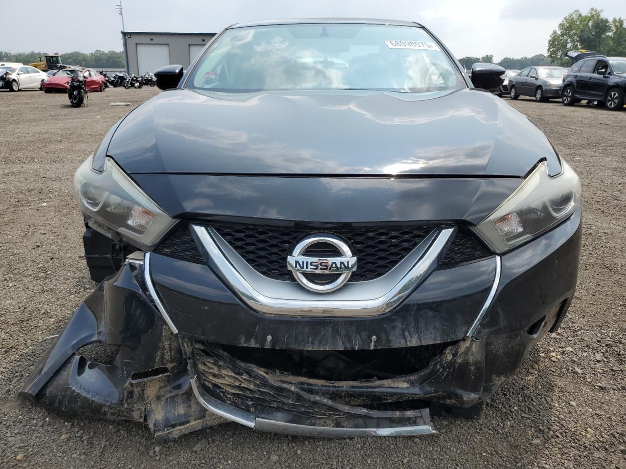 2017 NISSAN Maxima