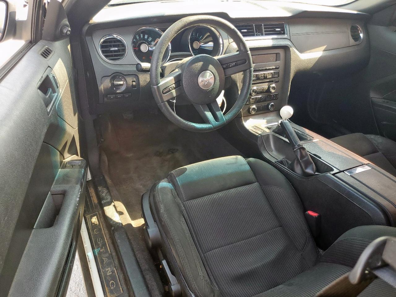 2011 FORD MUSTANG