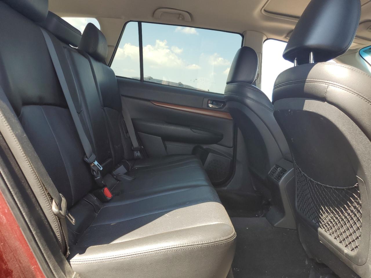 2013 SUBARU Outback