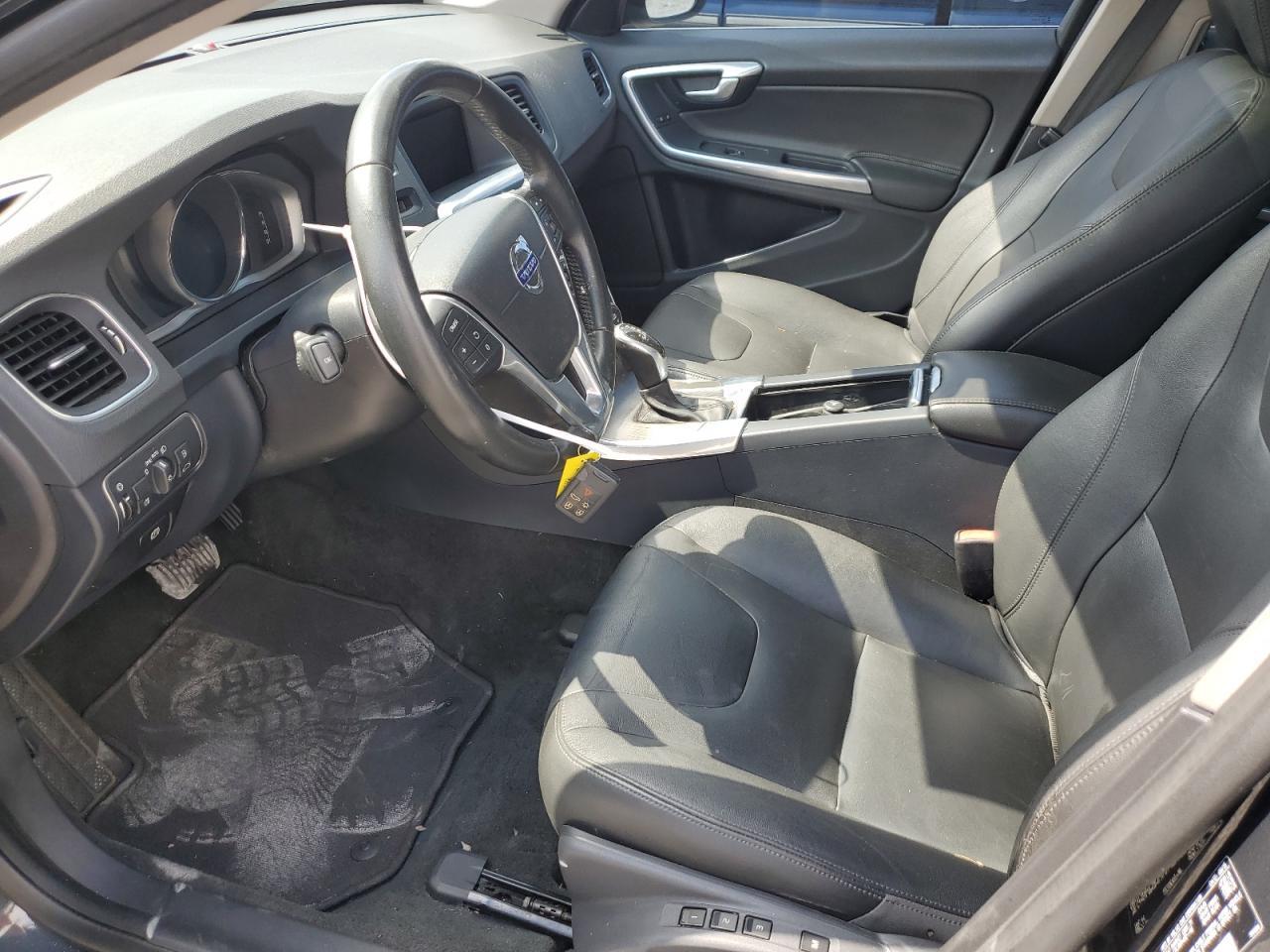2016 VOLVO S60