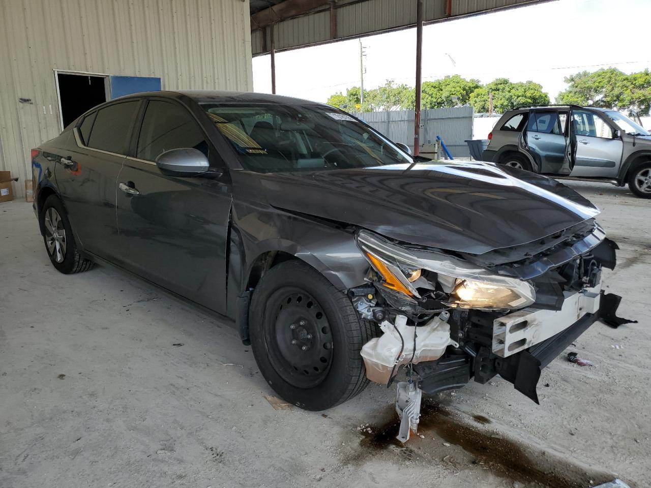 2019 NISSAN ALTIMA