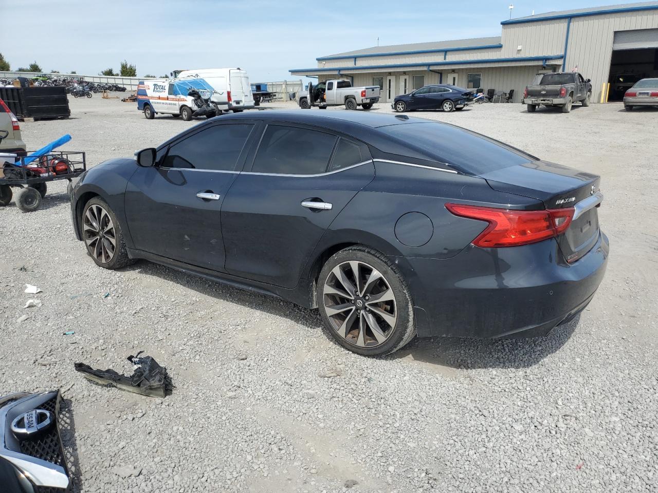 2016 NISSAN Maxima