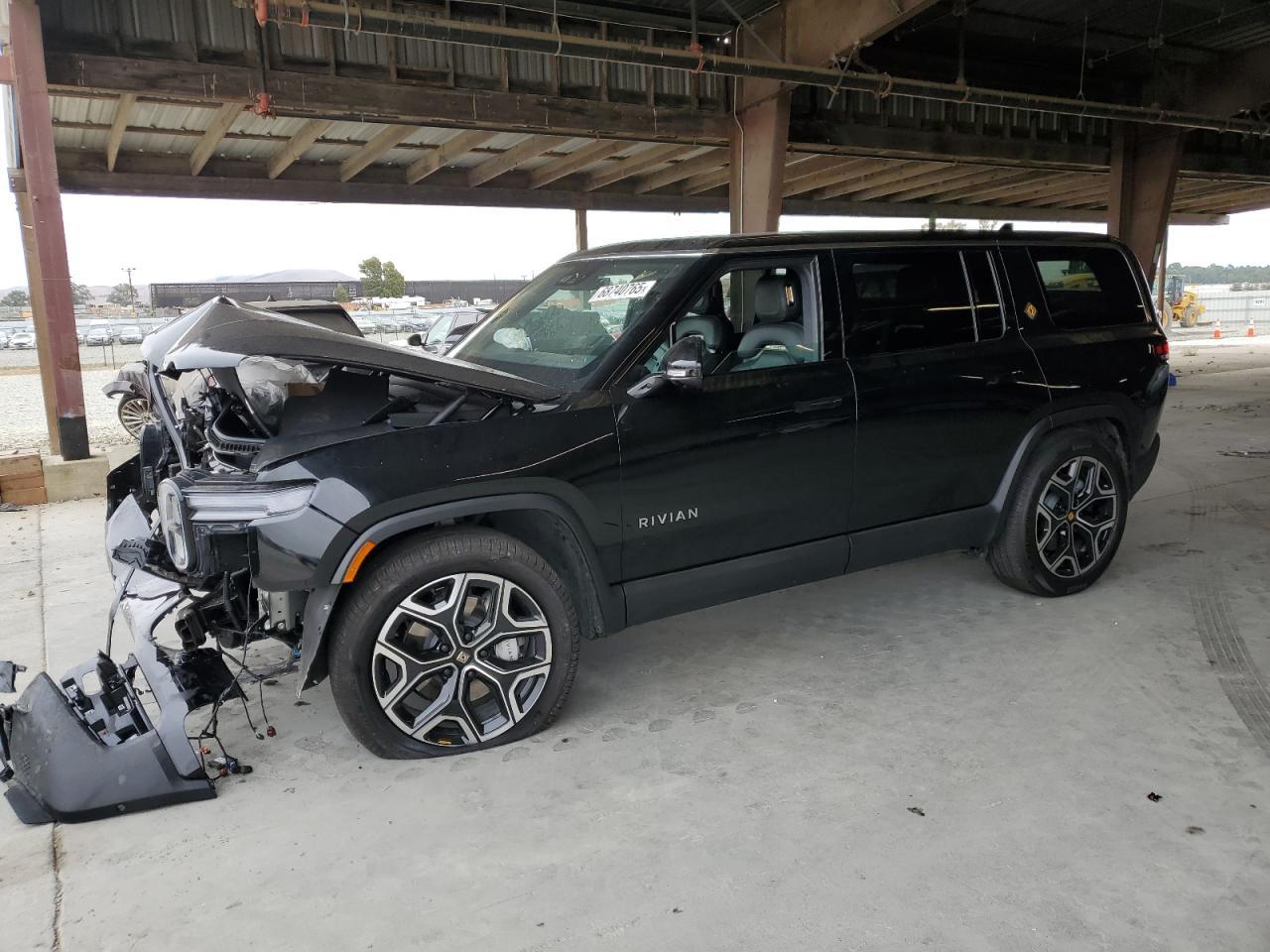 2025 RIVIAN R1s