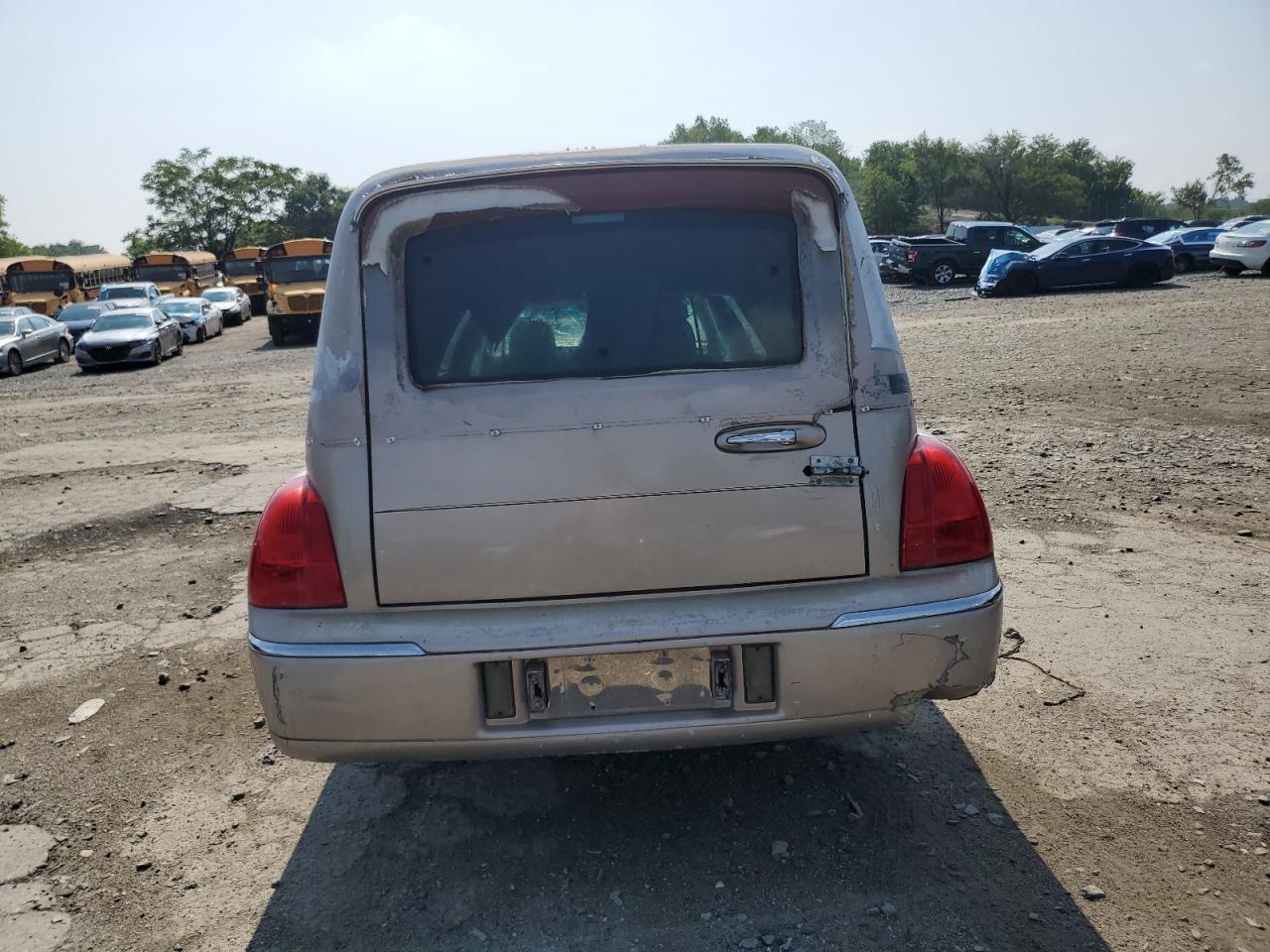 2003 LINCOLN Town Car