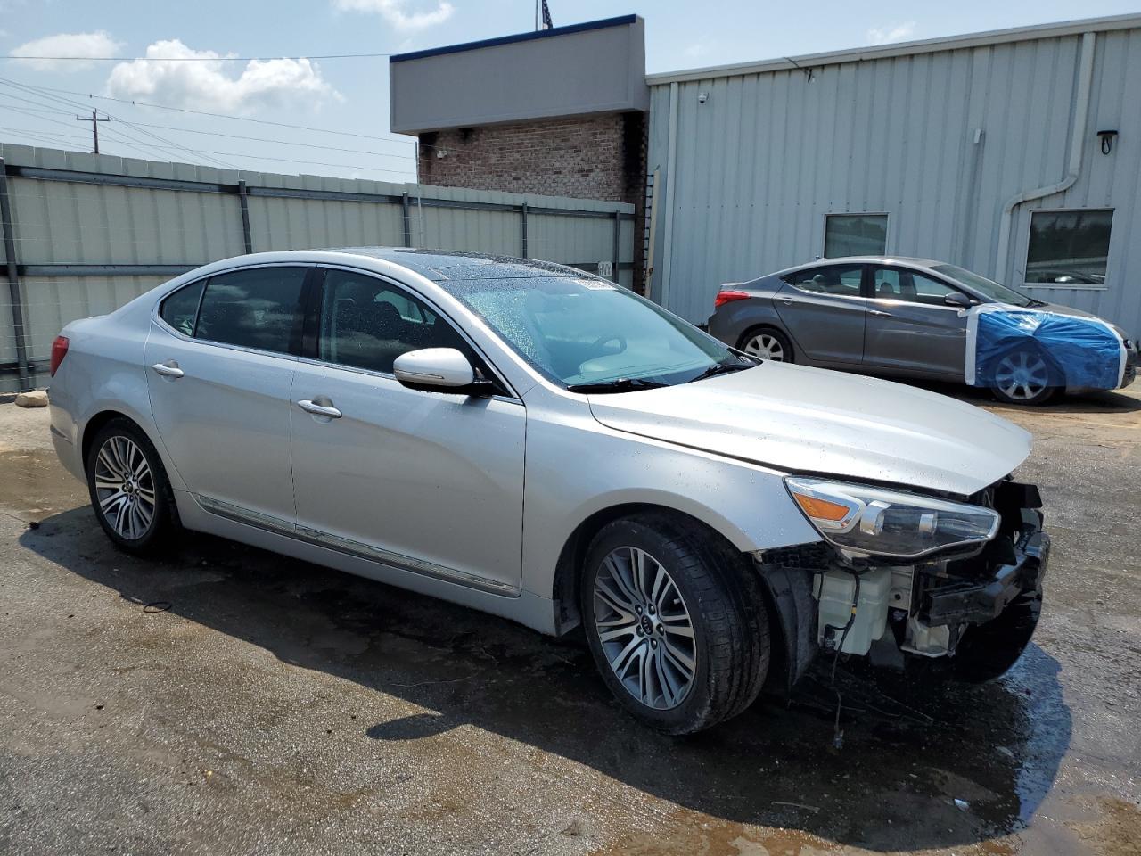 2016 KIA Cadenza
